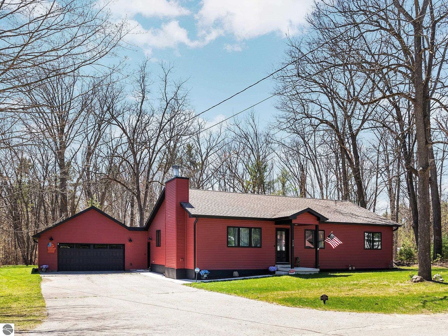 119 Maple St Fife Lake, MI 49633 - Thumbnail 2