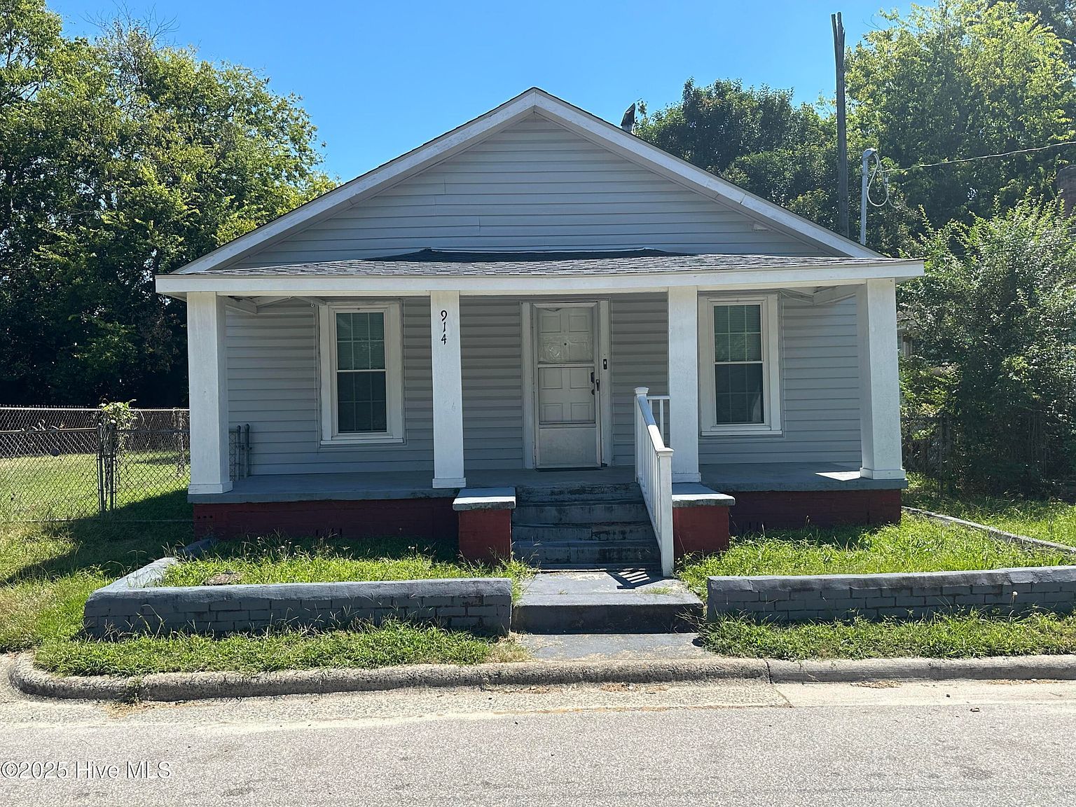 914 Seaboard St Goldsboro, NC 27530 - Thumbnail 2