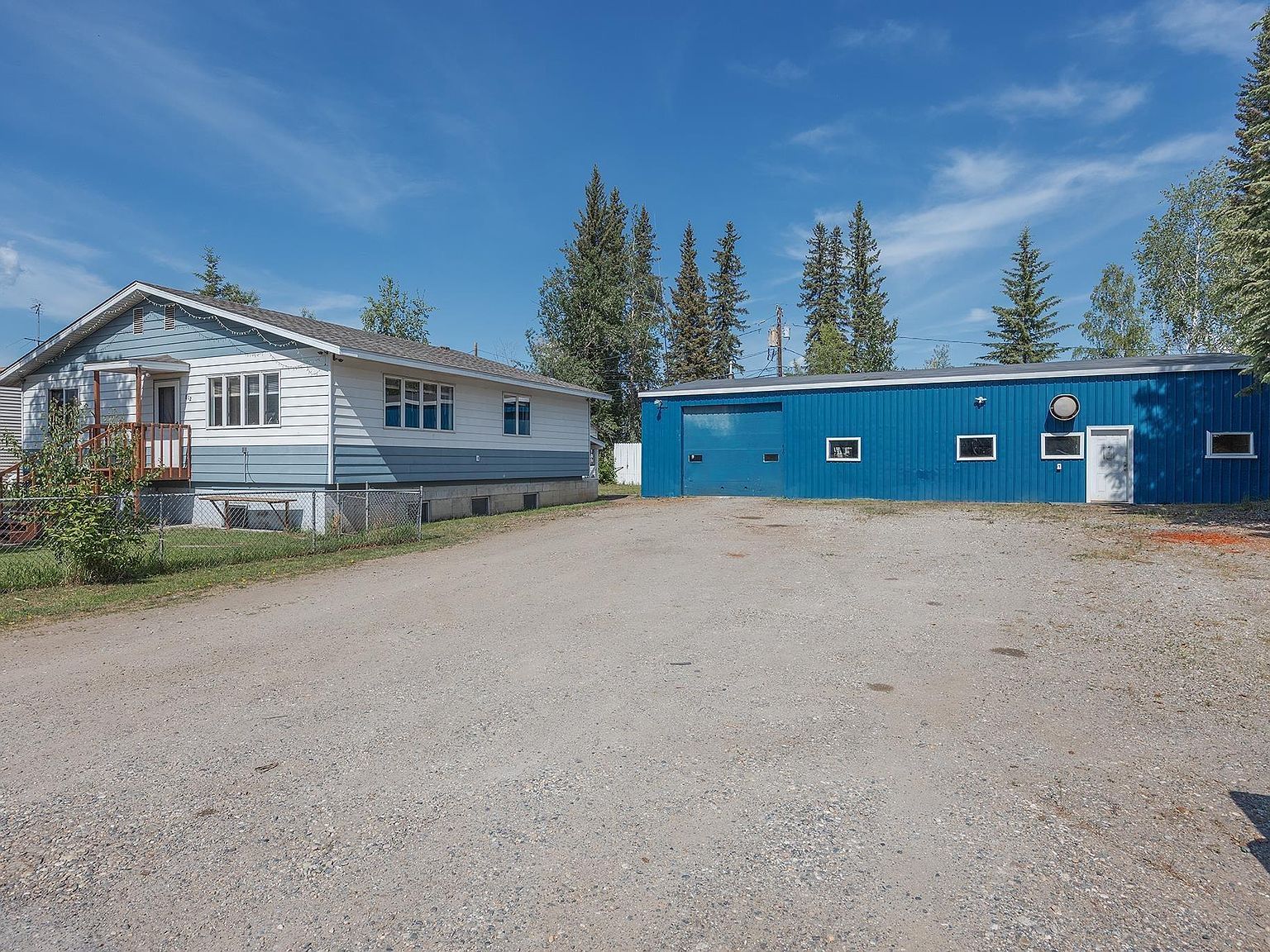 812 Andrew St Fairbanks, AK 99701 - Thumbnail 2