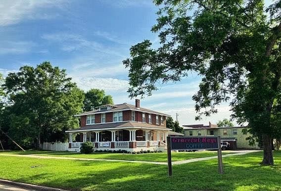 307 S Academy St Geneva, AL 36340 - Thumbnail 2