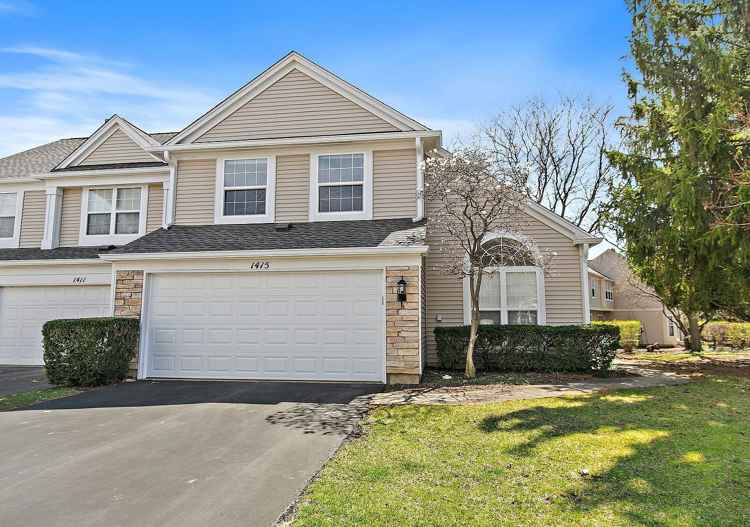 1415 Diamond Dr Hoffman Estates, IL 60192 - Thumbnail 2