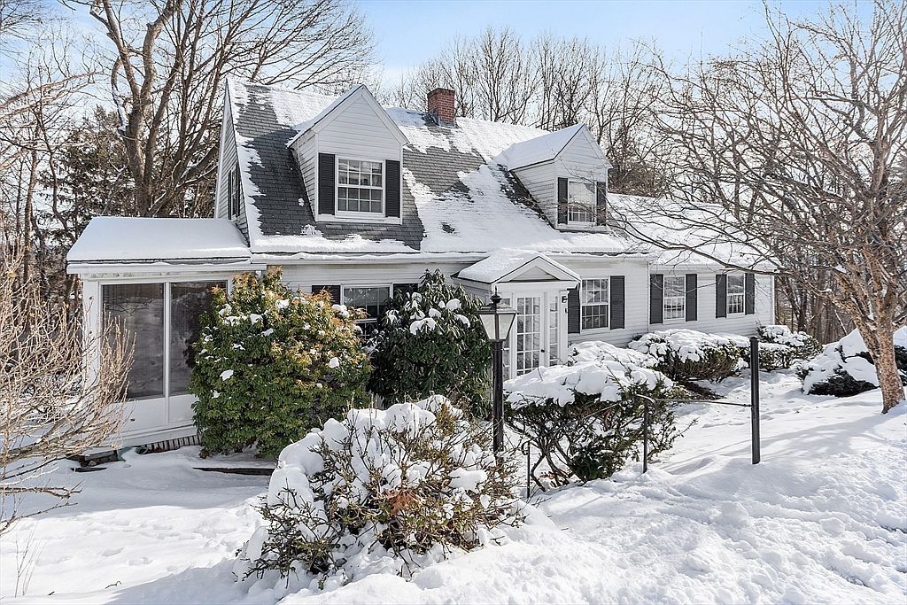 93 Fitch Hill Ave Fitchburg, MA 01420 - Thumbnail 2