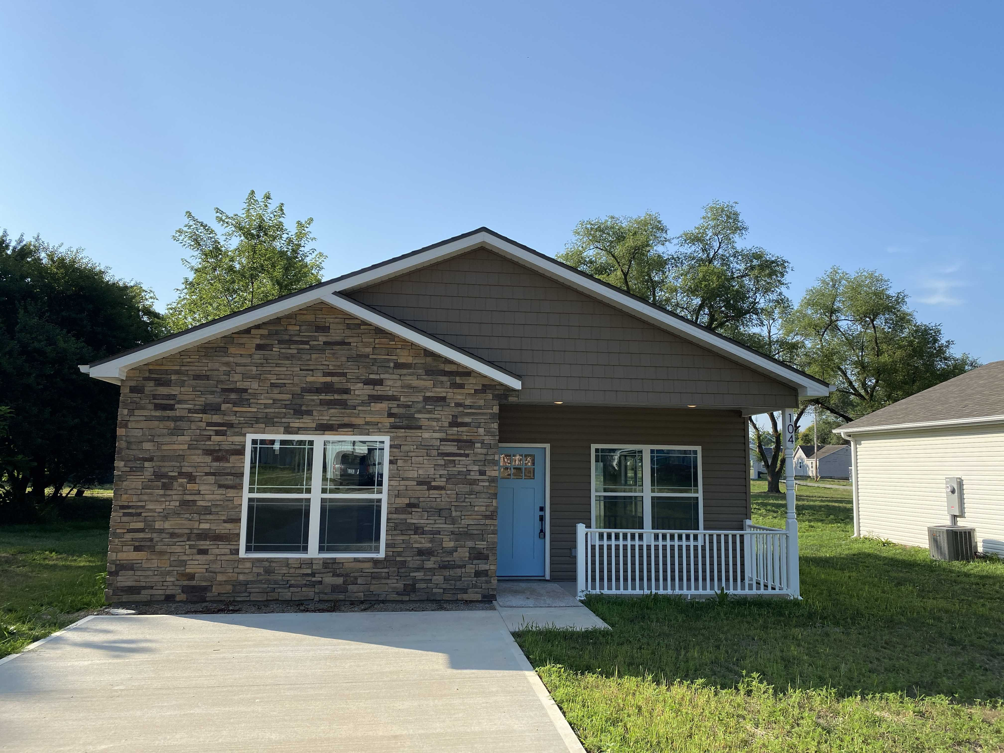 103 S St Charles St, Windsor, MO, USA, 65360 - Thumbnail 3