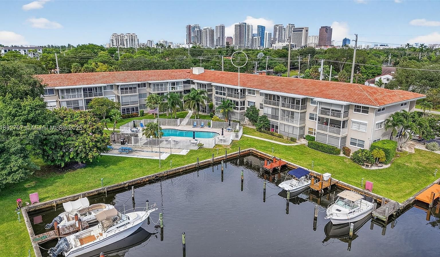 900 SW 12th St APT 305 Fort Lauderdale, FL 33315 - Thumbnail 2