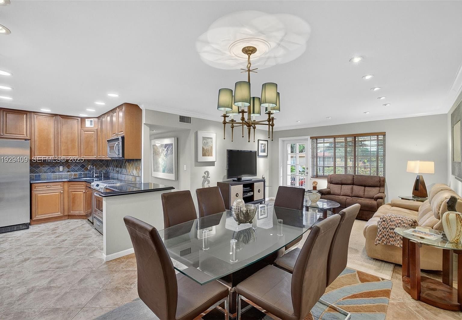 1930 NE 2nd Ave APT 206L Fort Lauderdale, FL 33305 - Thumbnail 2