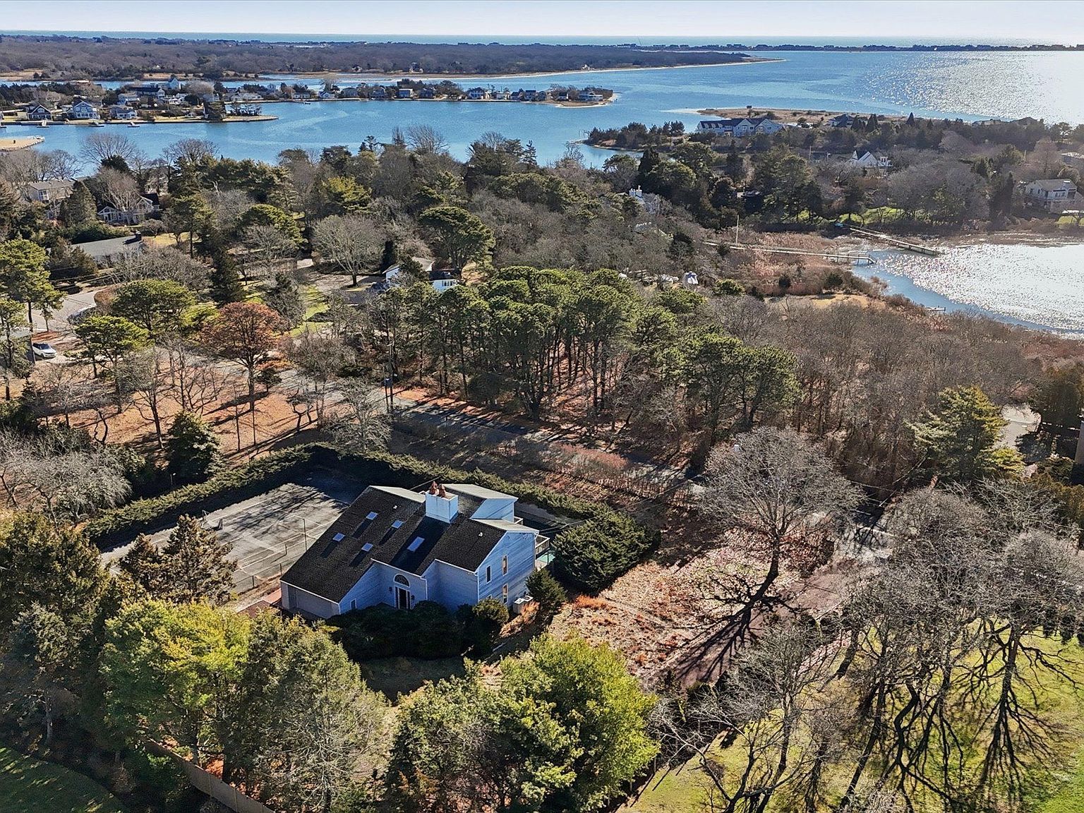 103 Middle Pond Rd Southampton, NY 11968 - Thumbnail 2