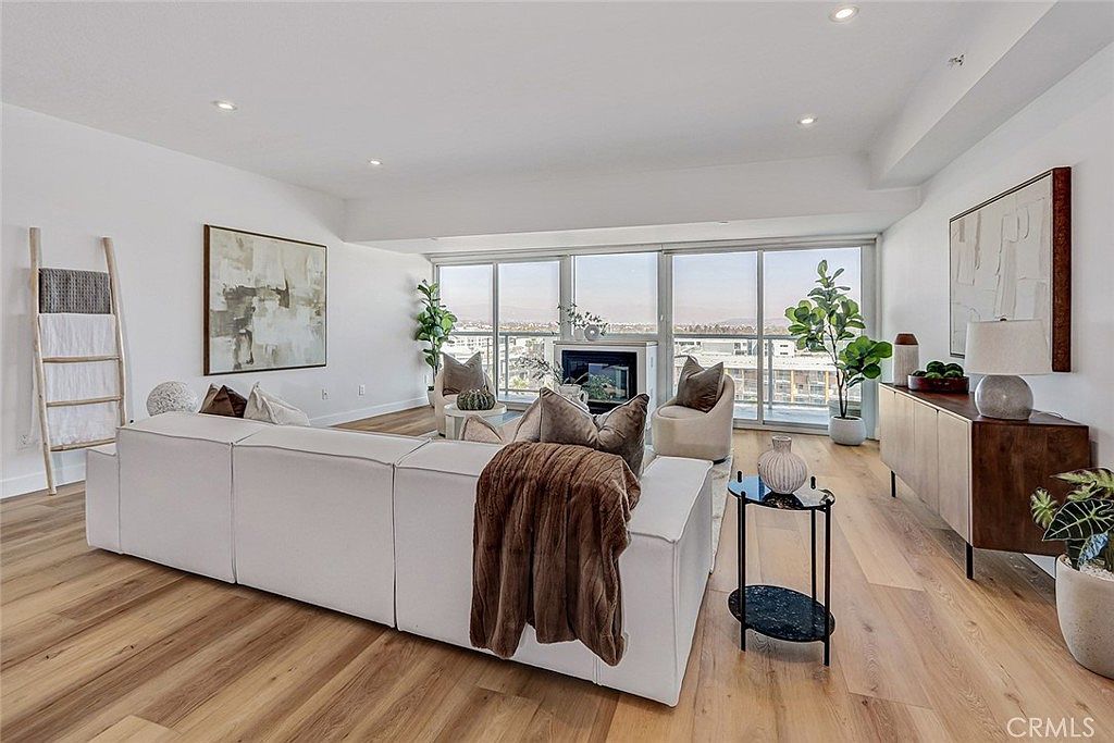 13600 Marina Pointe Dr Unit 905 Venice, CA 90292 - Thumbnail 2