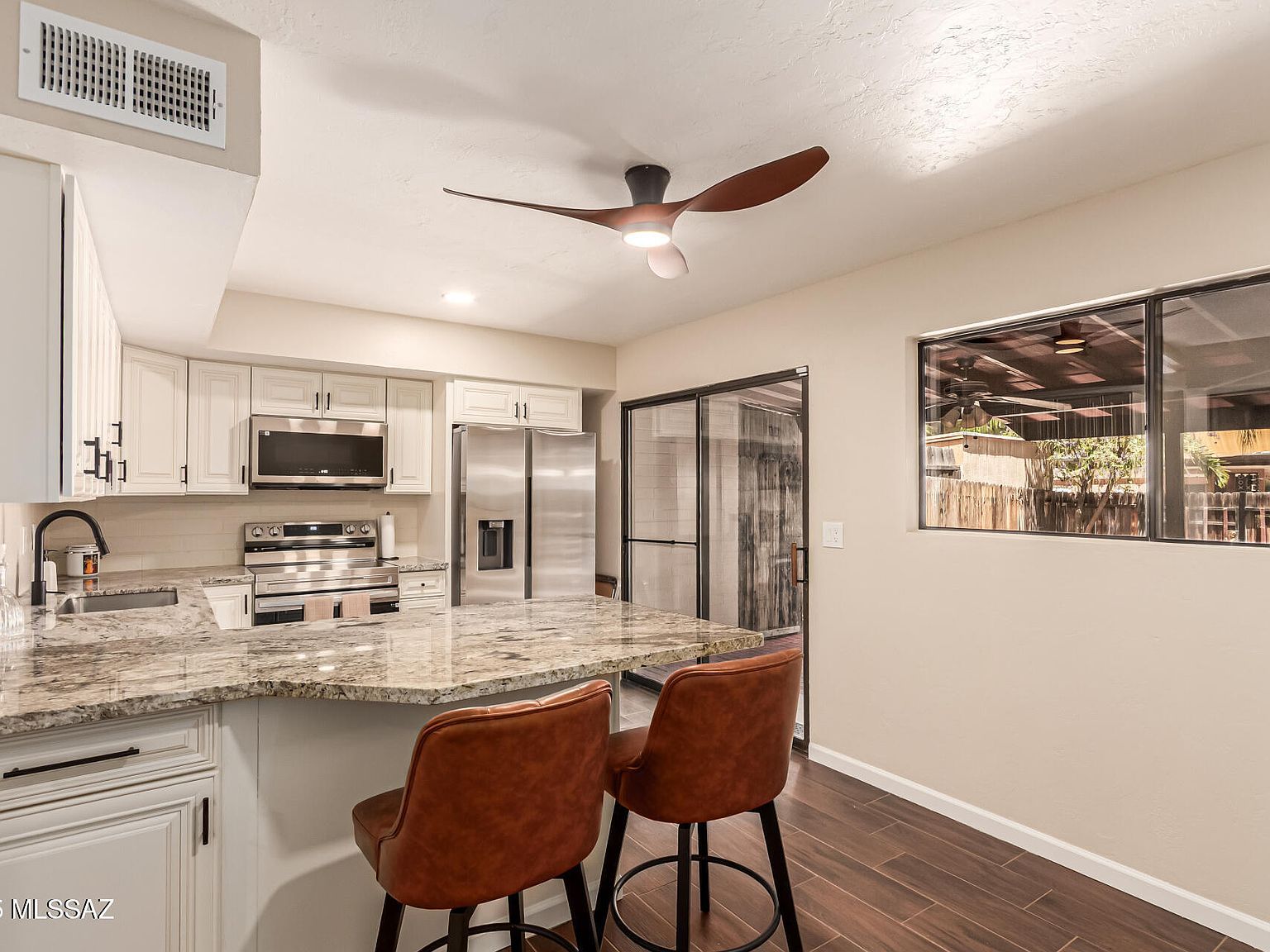 1354 S Avenida Polar APT H-8 Tucson, AZ 85710 - Thumbnail 2