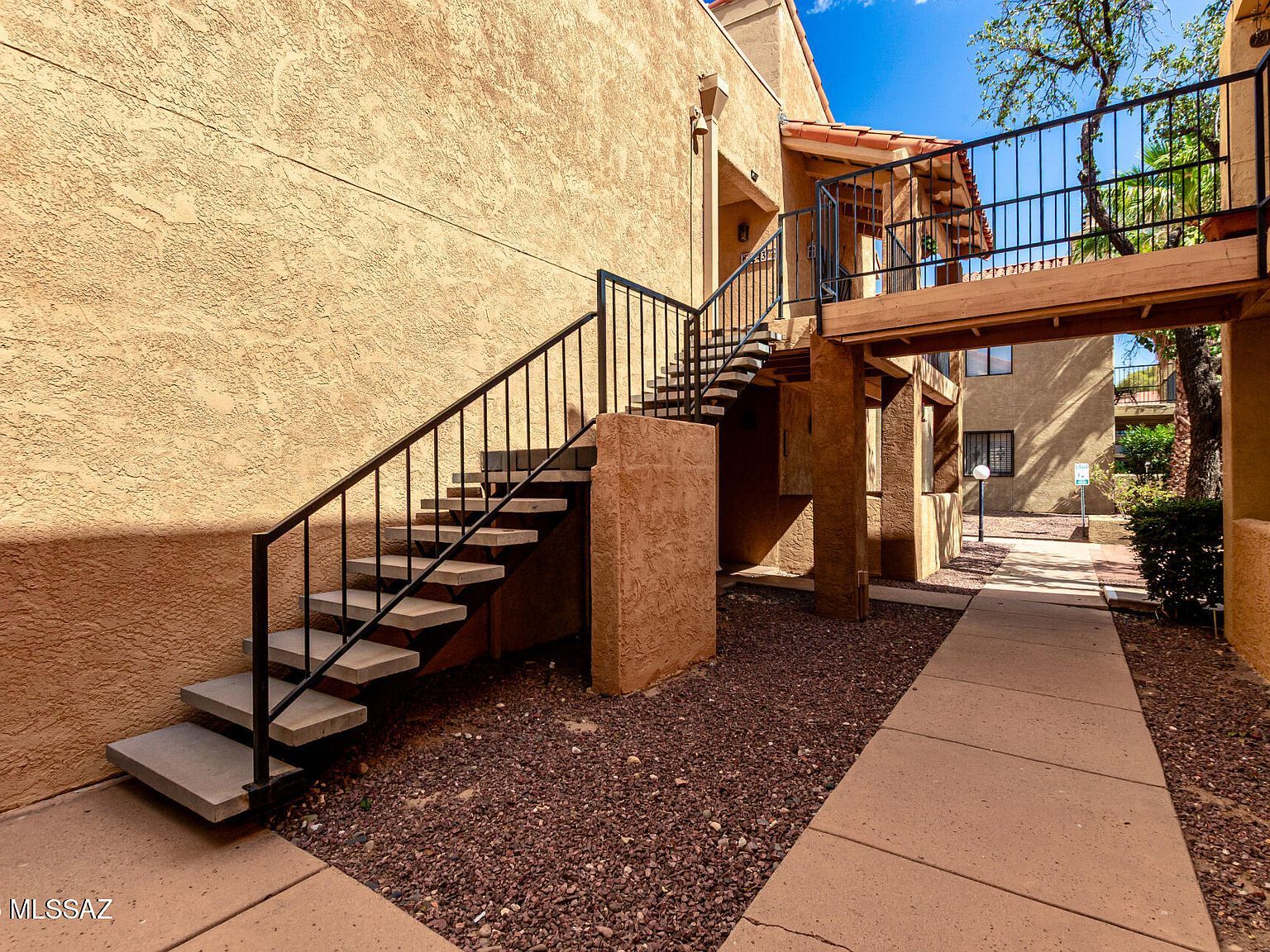 8271 N Oracle Rd Tucson, AZ 85704  | Condominium