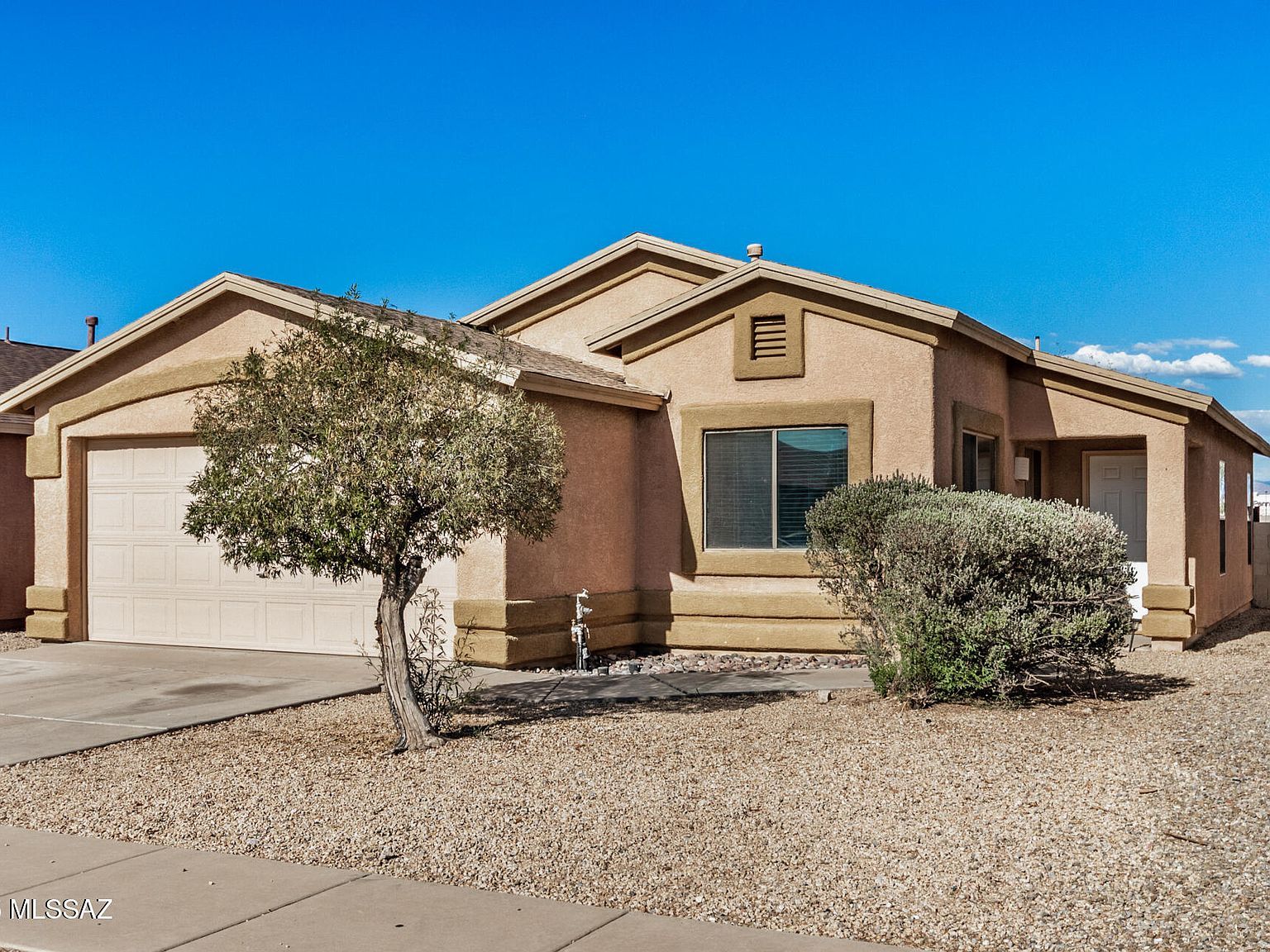 5281 S Newcastle Ct Tucson, AZ 85746 - Thumbnail 2