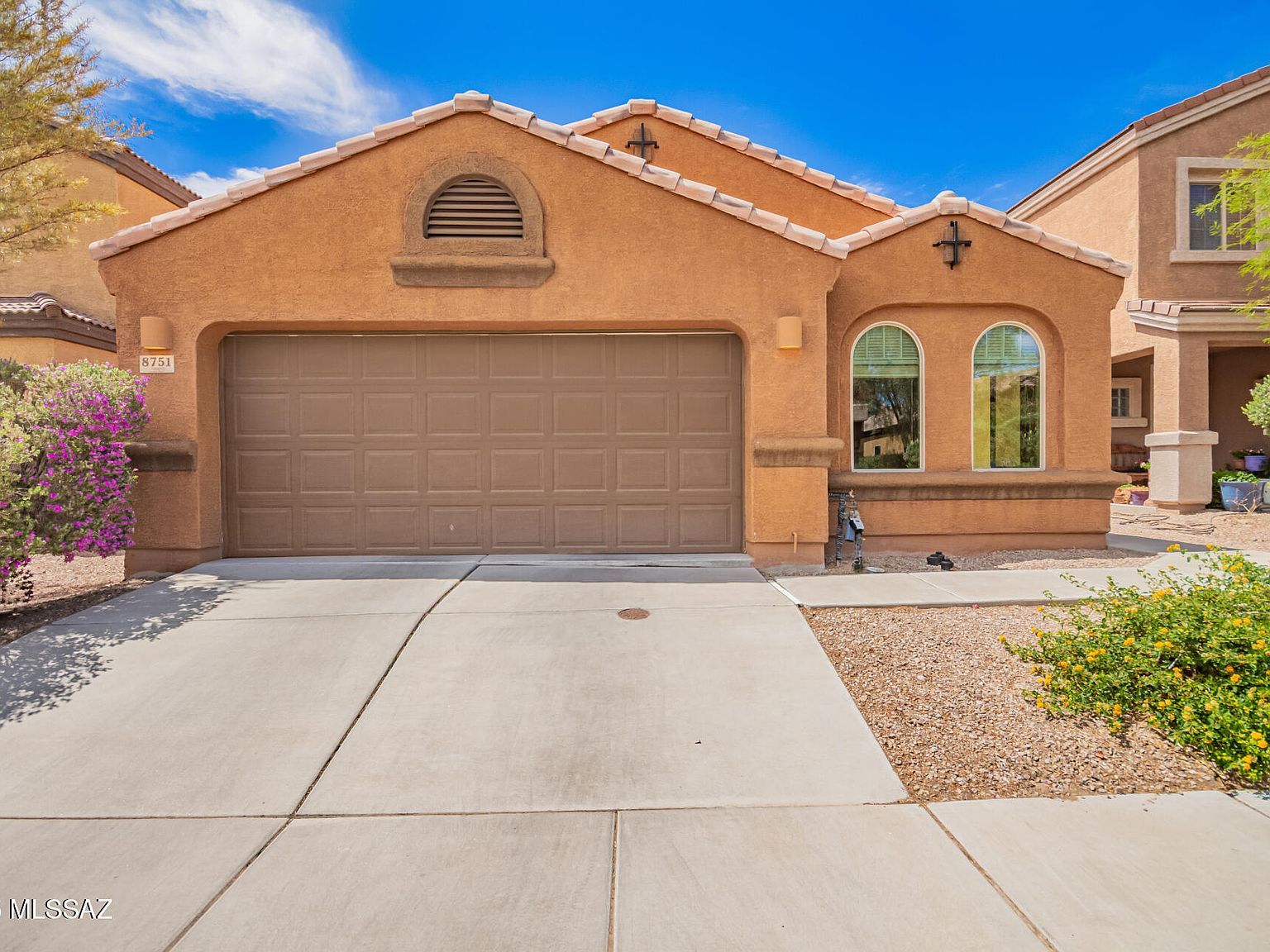 8751 N Black Pine Dr Tucson, AZ 85743 - Thumbnail 2