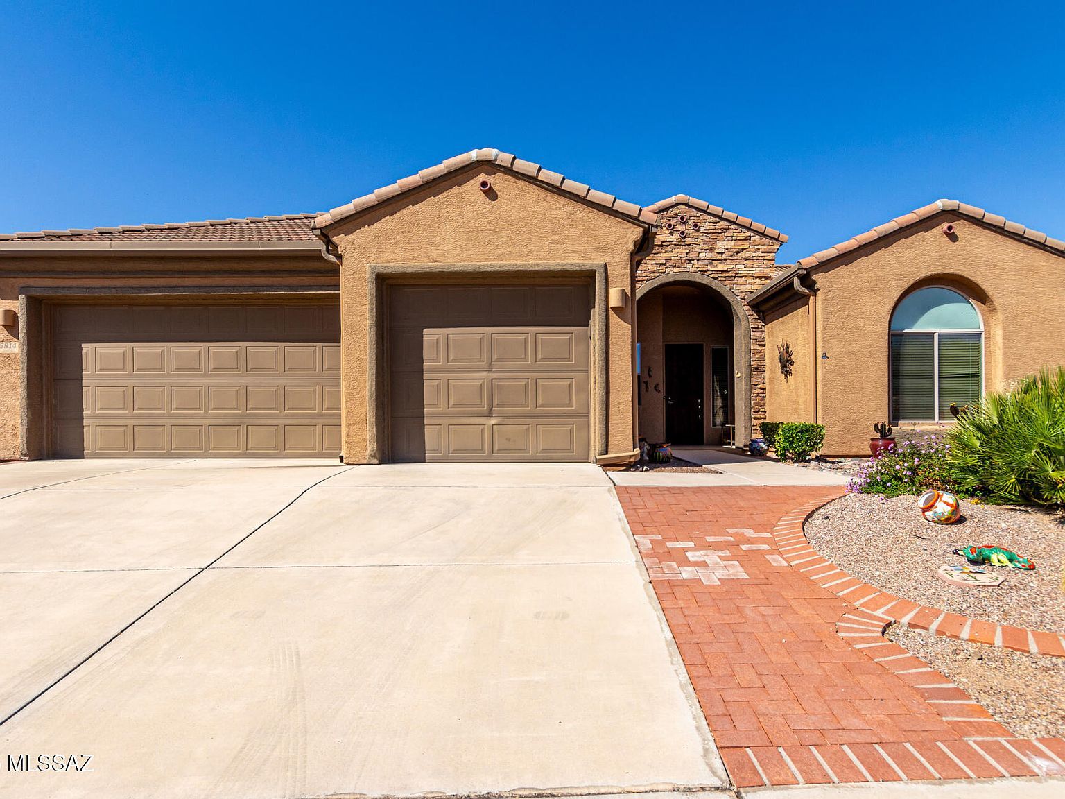 5814 S Turquoise Canyon Dr Green Valley, AZ 85622  | Single Family