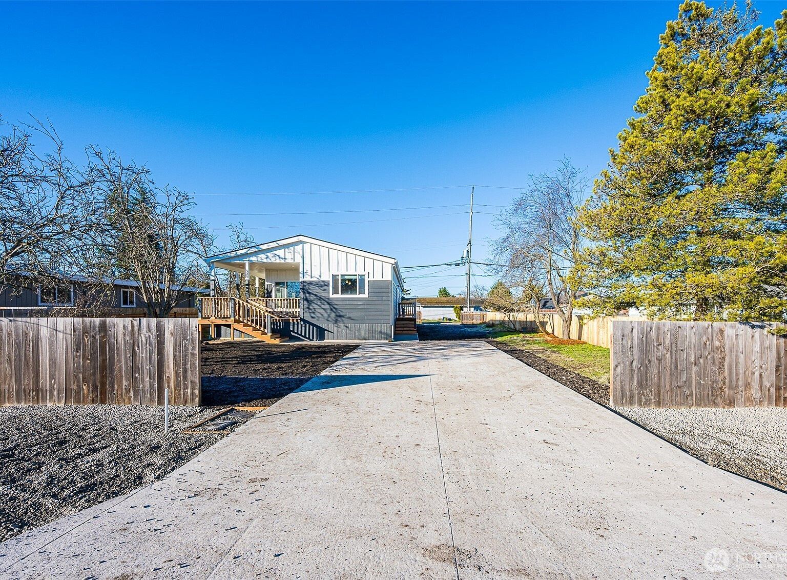 225 N Matriotti Ave Sequim, WA 98382 - Thumbnail 2