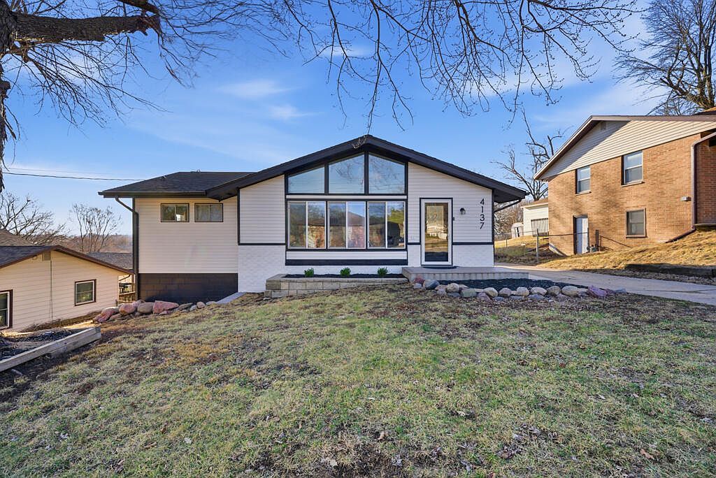 4137 Knob Hill Dr Des Moines, IA 50317 - Thumbnail 2