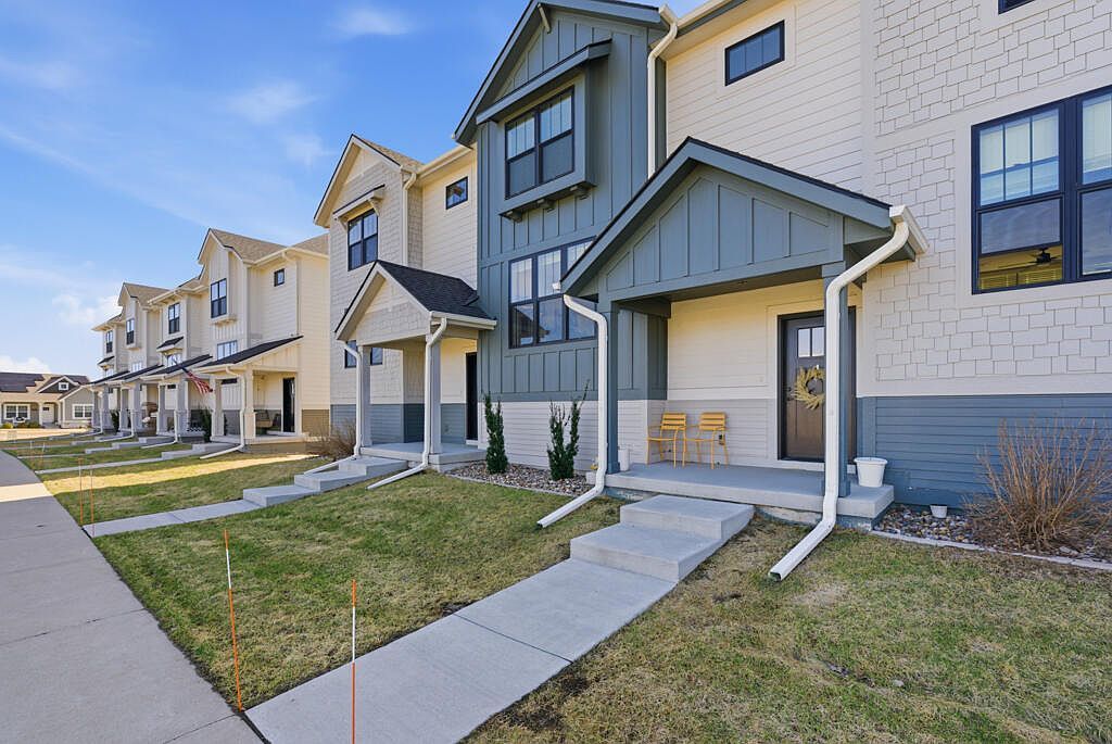 2833 SW Prairie Trail Pkwy Ankeny, IA 50023  | New build