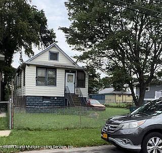 25 Benjamin Pl Staten Island, NY 10303 - Thumbnail 2