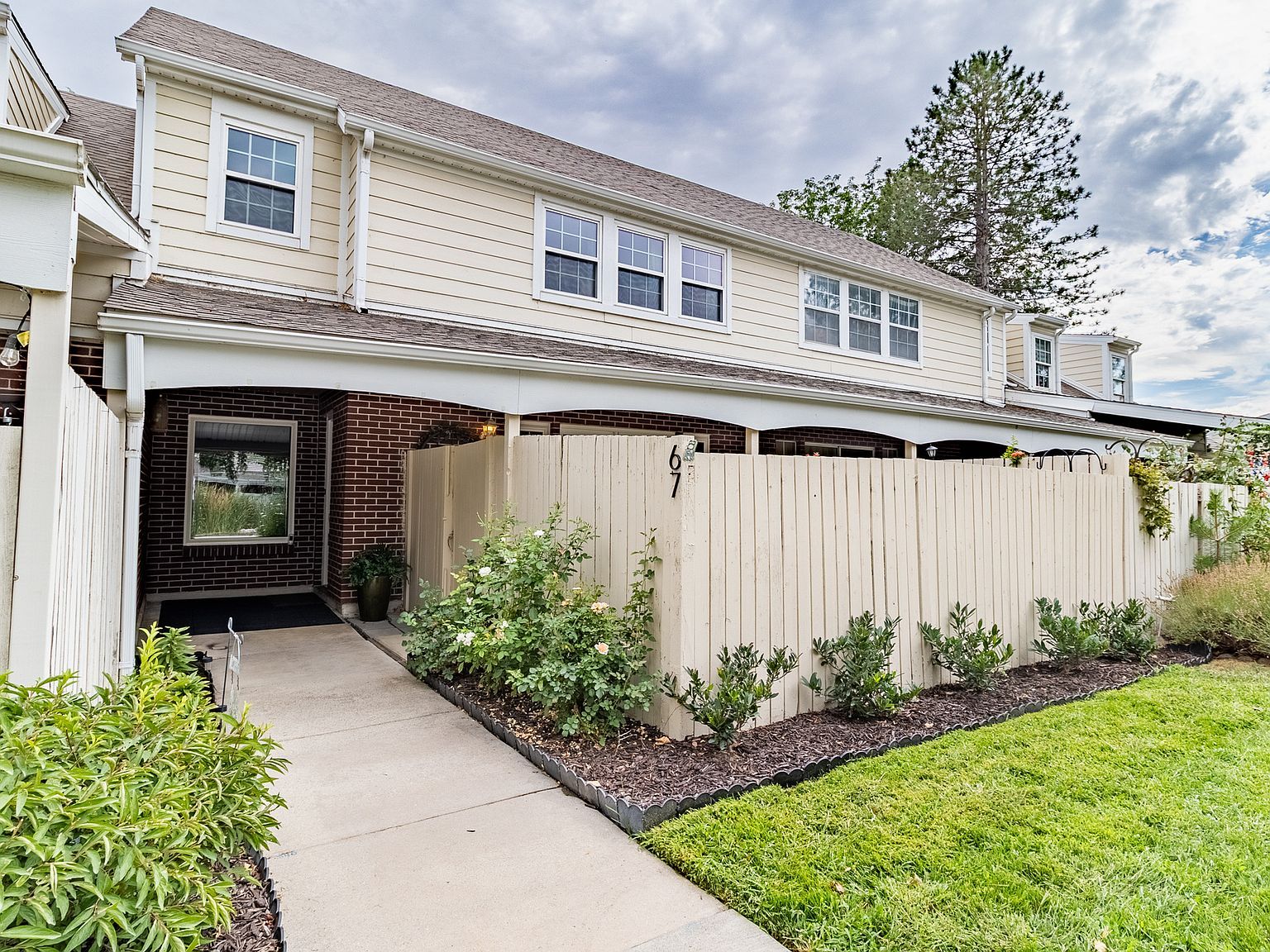 67 W Pheasantbrook Dr Centerville, UT 84014 - Thumbnail 2