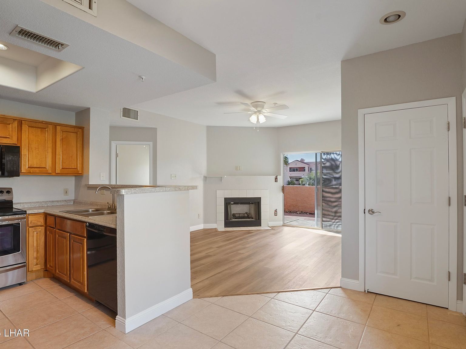 1650 Smoketree Ave S UNIT 132 Lake Havasu City, AZ 86403 - Thumbnail 2