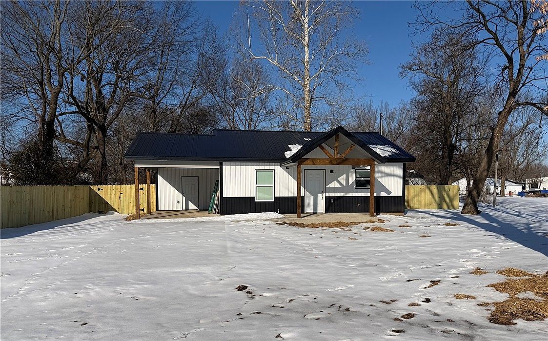 1286 N Market Ave Westville, OK 74965 - Thumbnail 2