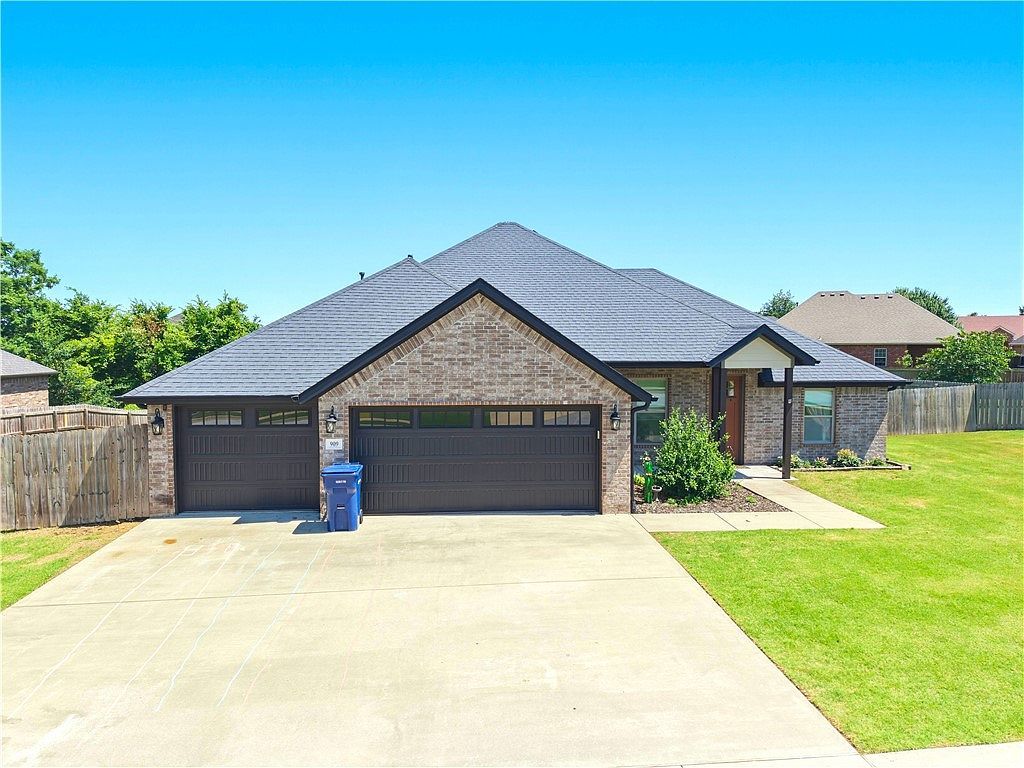 909 Carter Ct Siloam Springs, AR 72761, 72761