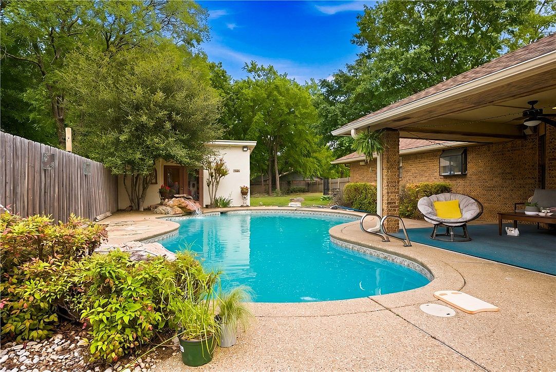 1613 S Colonial Cir Sallisaw, OK 74955, 74955