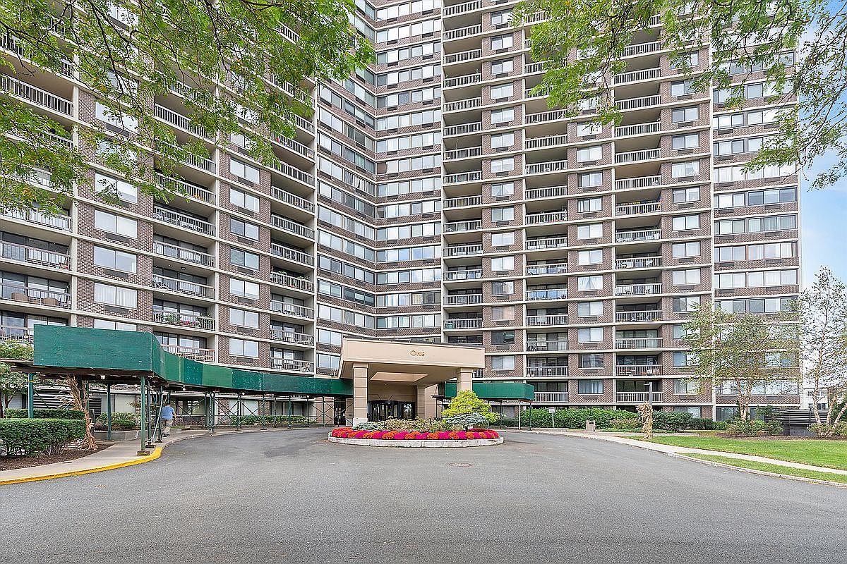 1 Bay Club Dr APT 4R Flushing, NY 11360 - Thumbnail 2