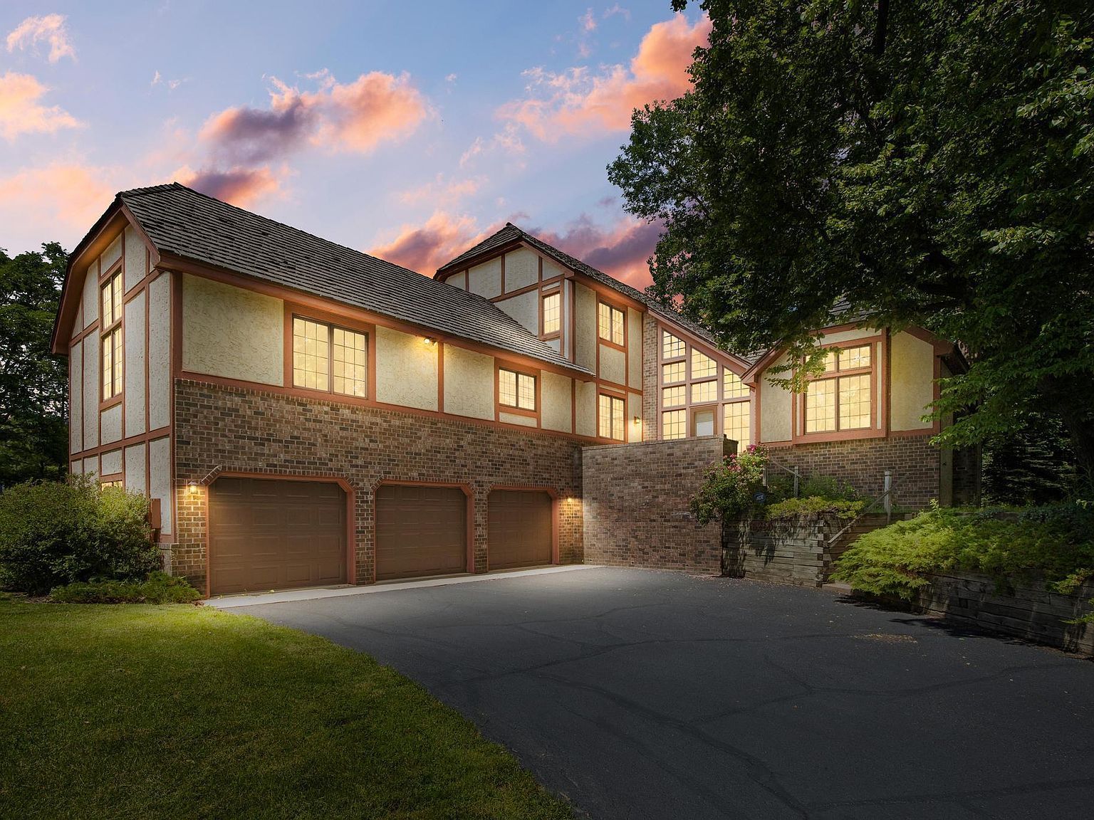 16280 Terracewood Dr Eden Prairie, MN 55346 - Thumbnail 2