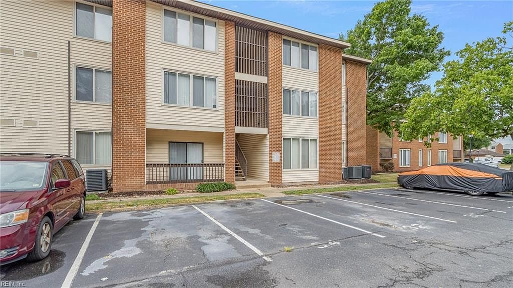 30 Pacific Dr UNIT 1 Hampton, VA 23666 - Thumbnail 2