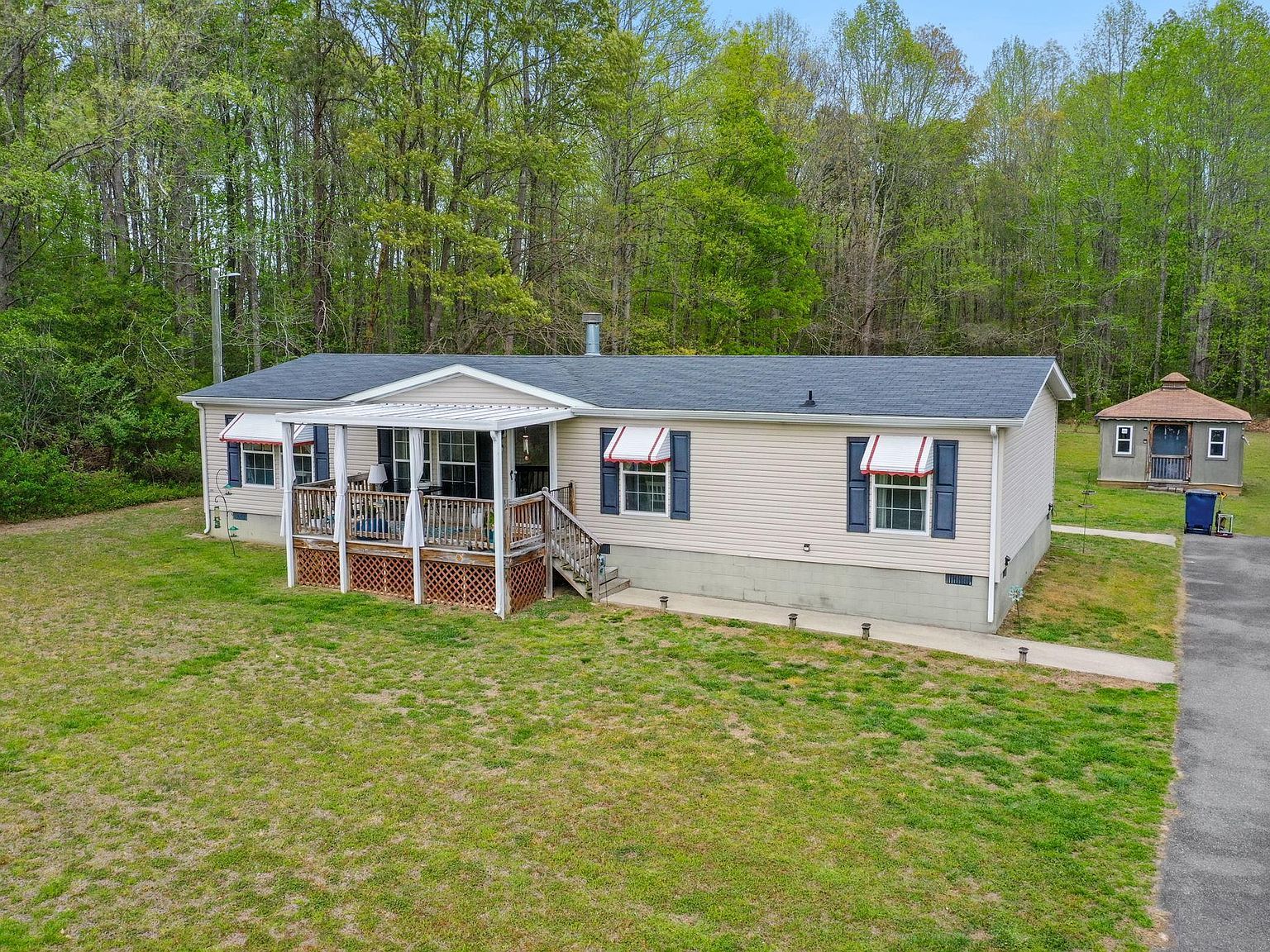 986 Lewis Level Rd Tappahannock, VA 22560  | New build