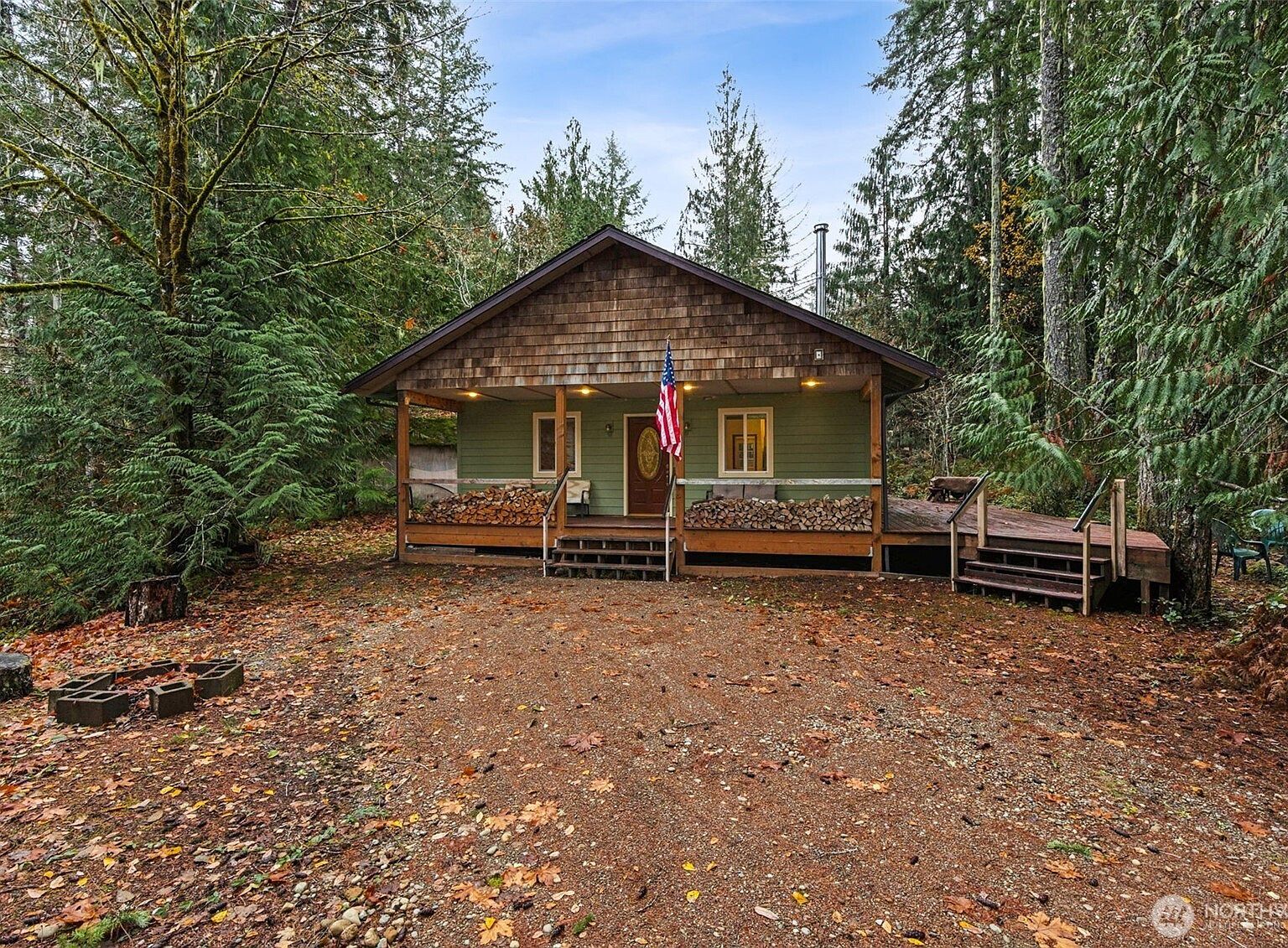 521 N Fairway Dr W Hoodsport, WA 98548 - Thumbnail 2