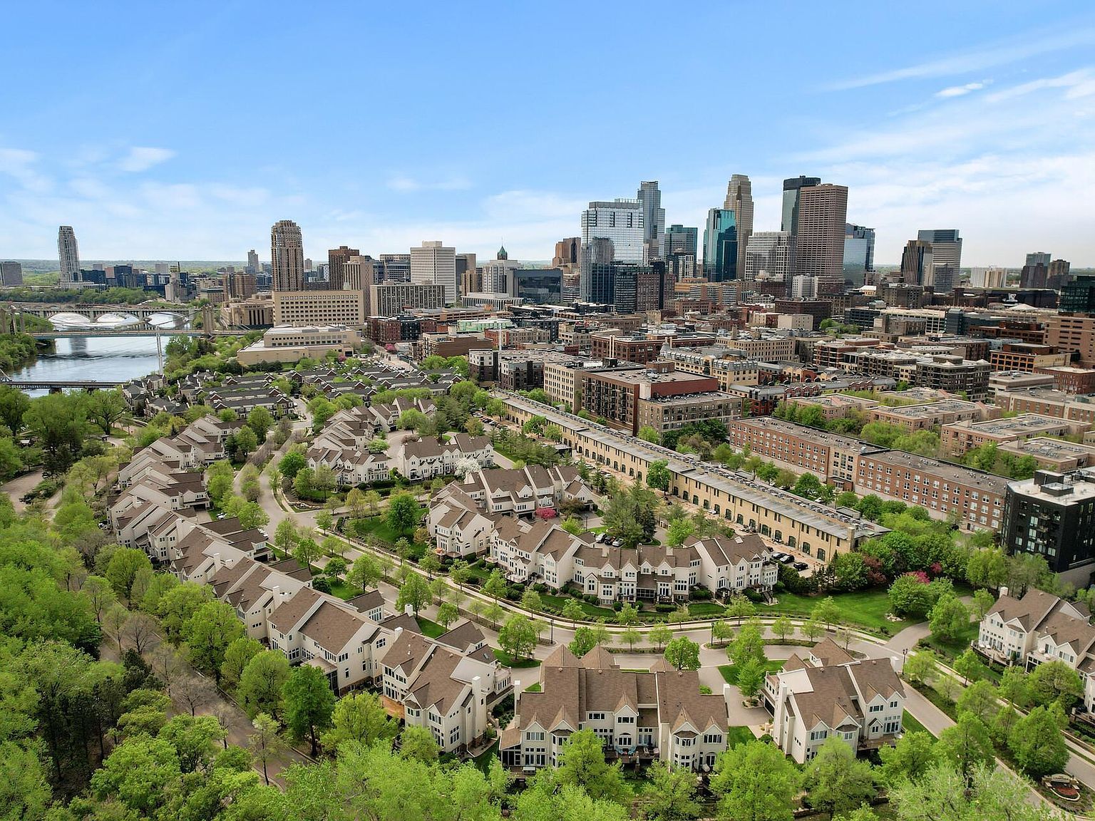 517 River St Minneapolis, MN 55401 - Thumbnail 2