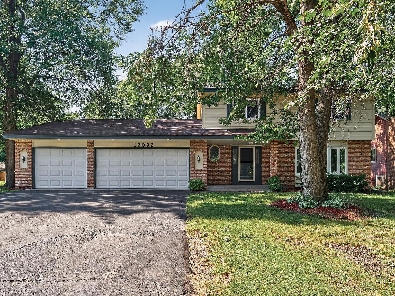 12092 Butternut St NW Coon Rapids, MN 55448 - Thumbnail 2