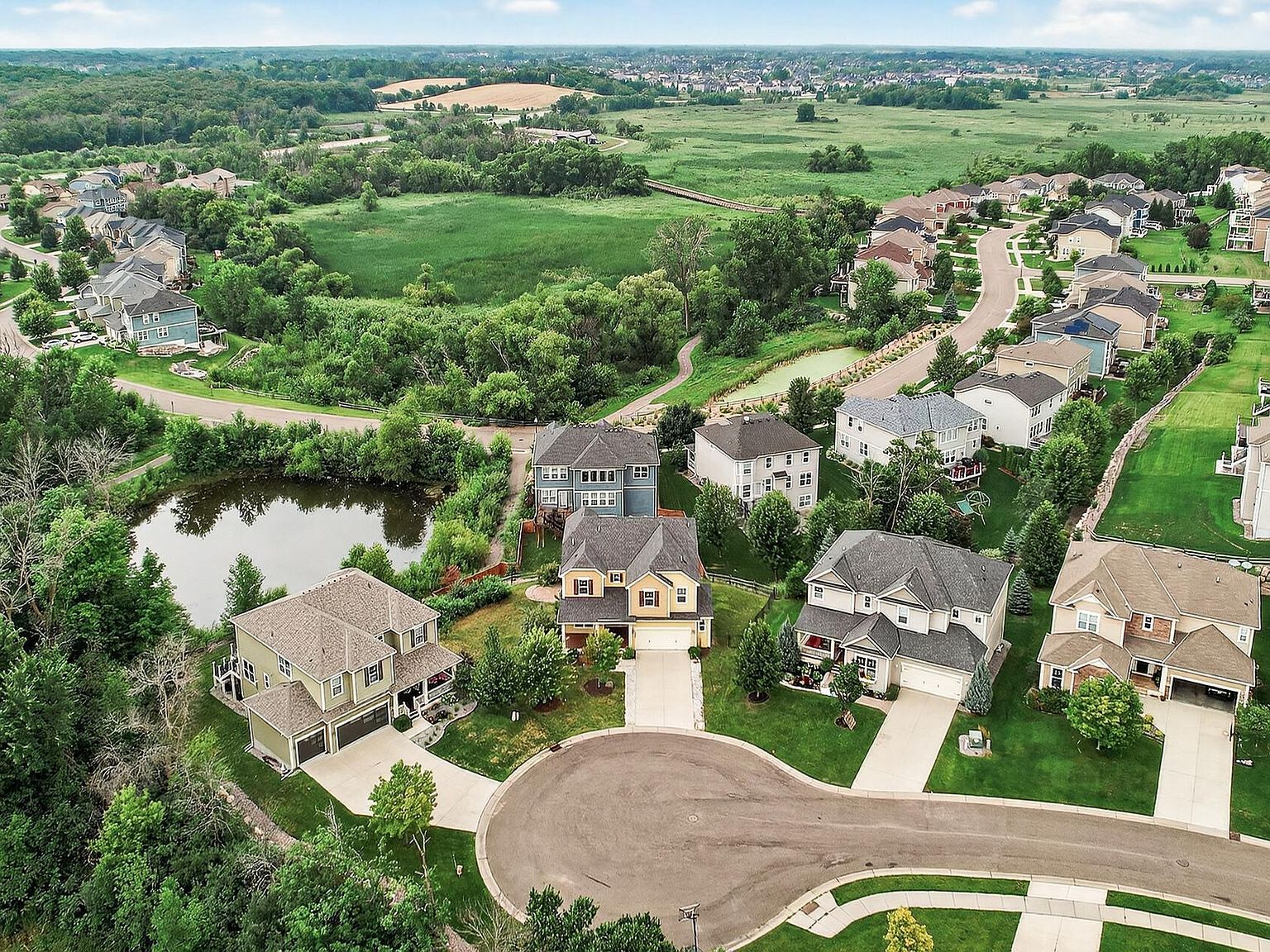 17330 50th Ave N Plymouth, MN 55446 - Thumbnail 2