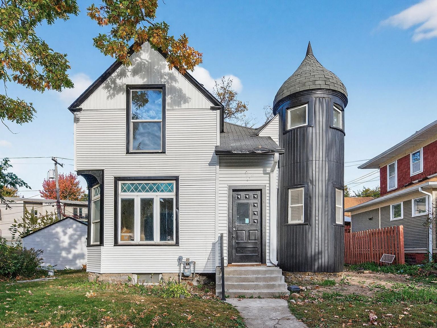 1181 Raymond Ave Saint Paul, MN 55108 - Thumbnail 2