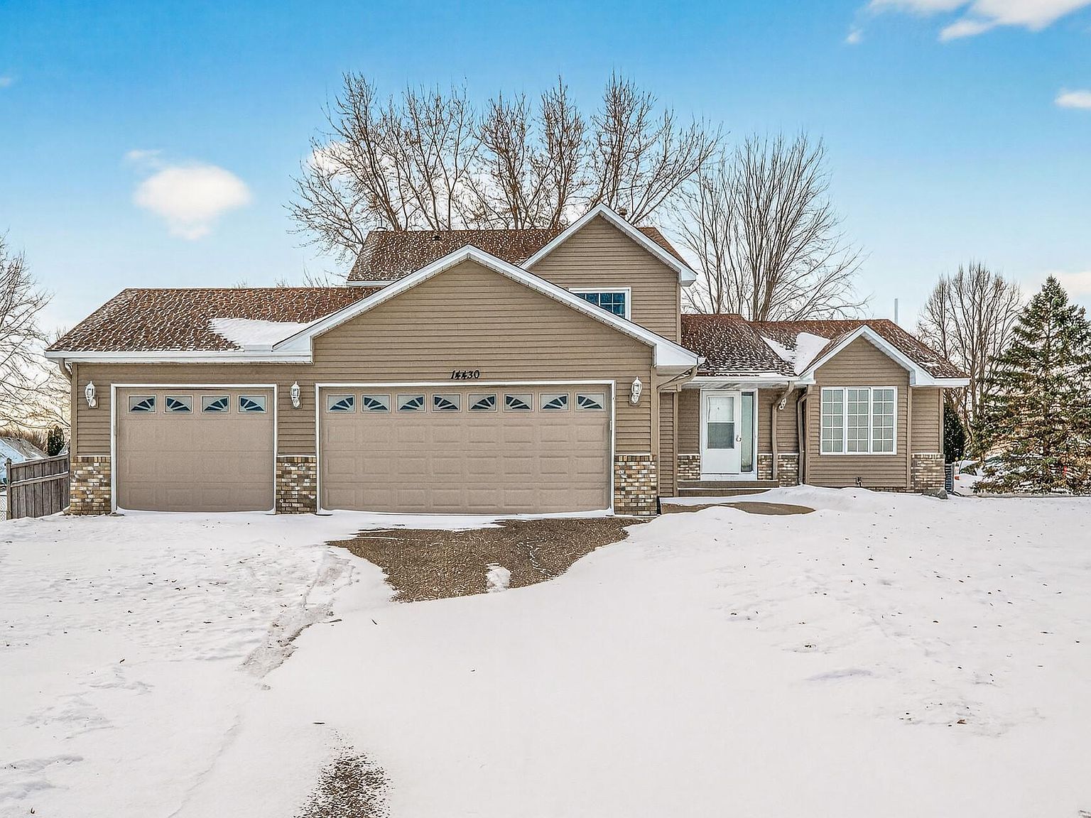 14430 Woodbridge Ln Savage, MN 55378 - Thumbnail 2
