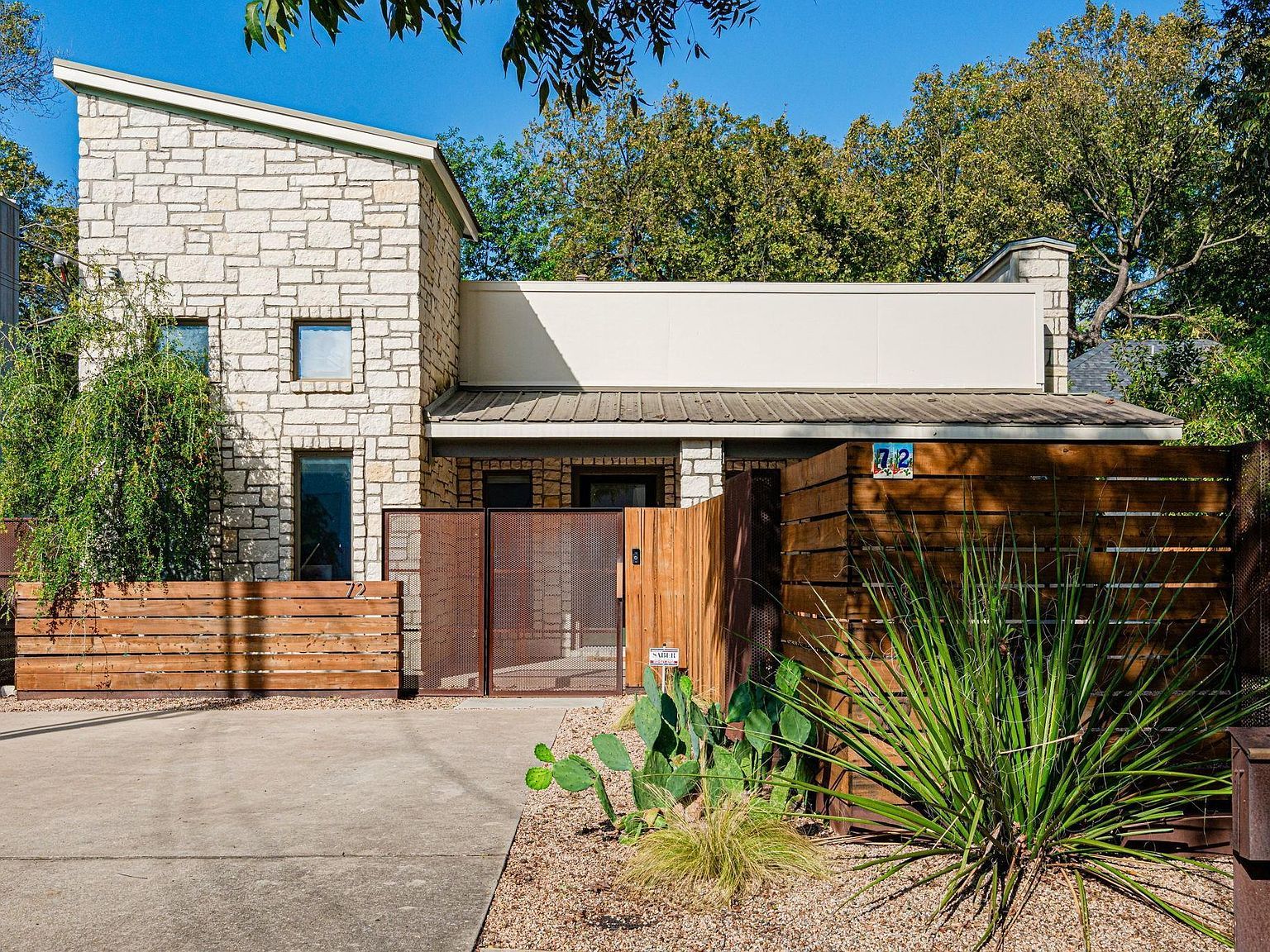 72 San Saba St Austin, TX 78702 - Thumbnail 2