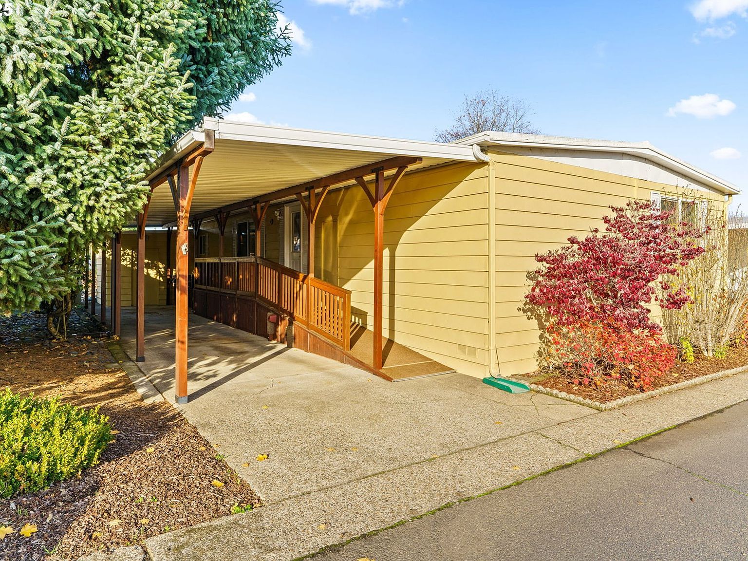 1800 Lakewood Ct SPACE 127 Eugene, OR 97402 - Thumbnail 2