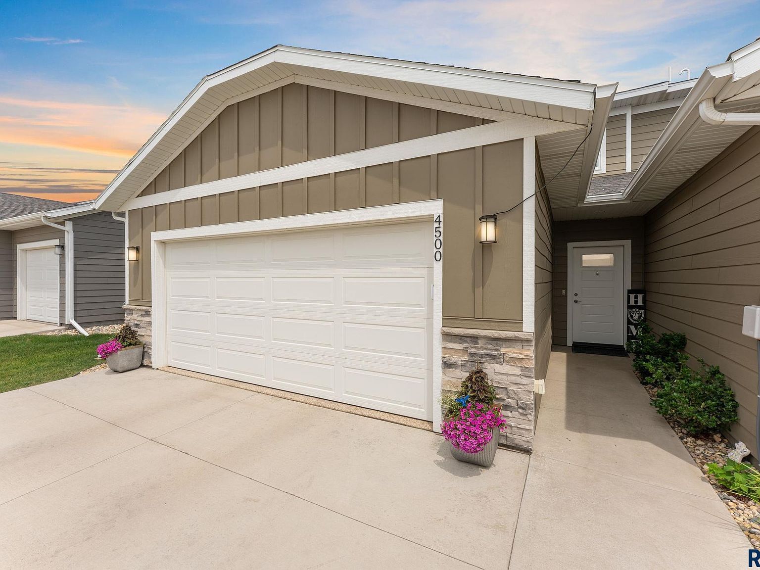 4500 E Whisper Ridge Pl Sioux Falls, SD 57108 - Thumbnail 2