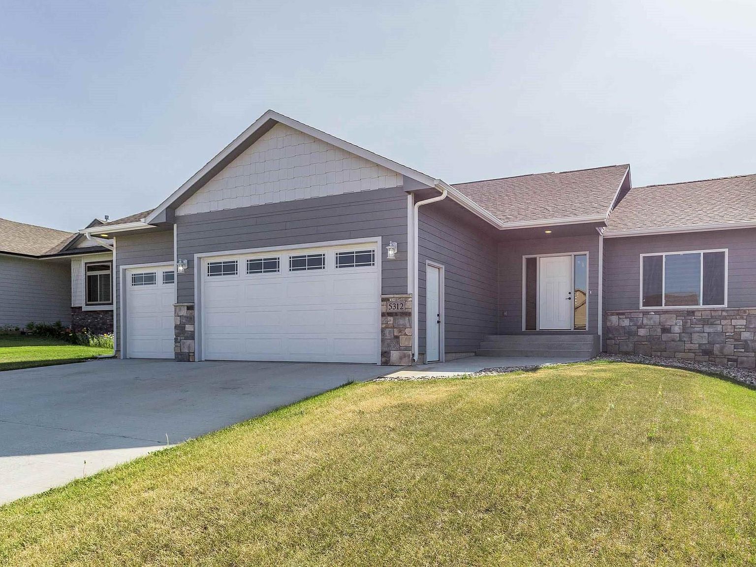 5312 S Chinook Ave Sioux Falls, SD 57108 - Thumbnail 2