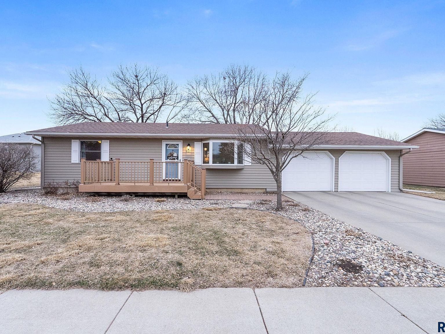 921 S Tracy Dr Brandon, SD 57005 - Thumbnail 2