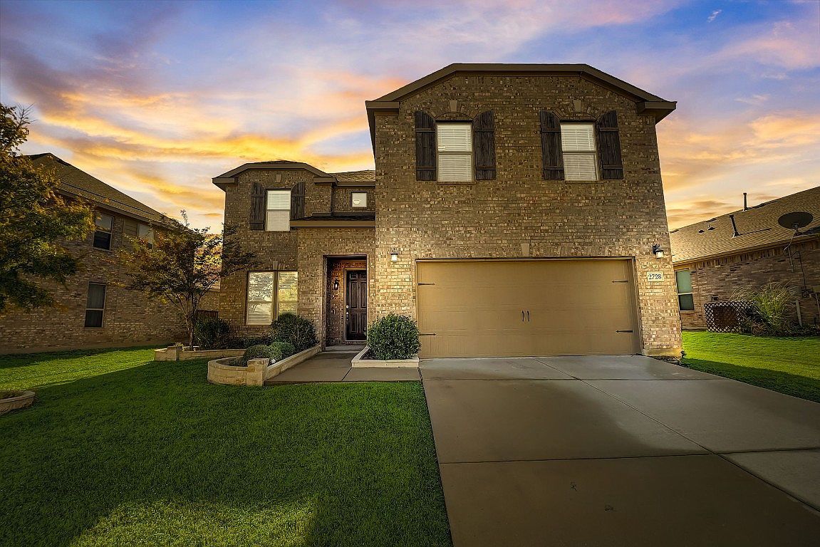 2728 Ryder Ln Aubrey, TX 76227 - Thumbnail 2