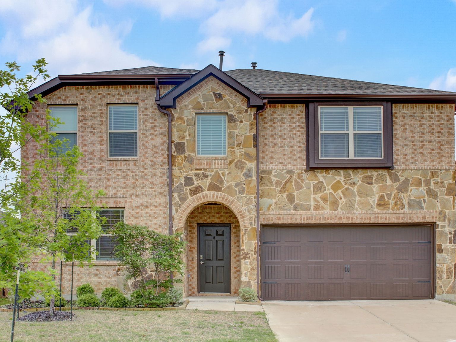 1212 Rosebush Rd Aubrey, TX 76227 - Thumbnail 2
