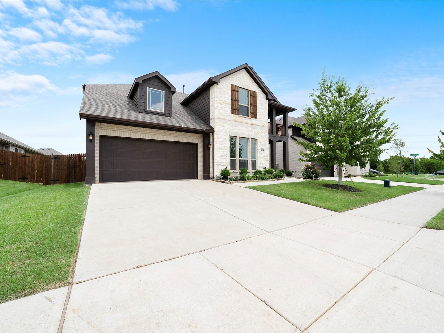 2804 Creekhollow Ct Argyle, TX 76226 - Thumbnail 2