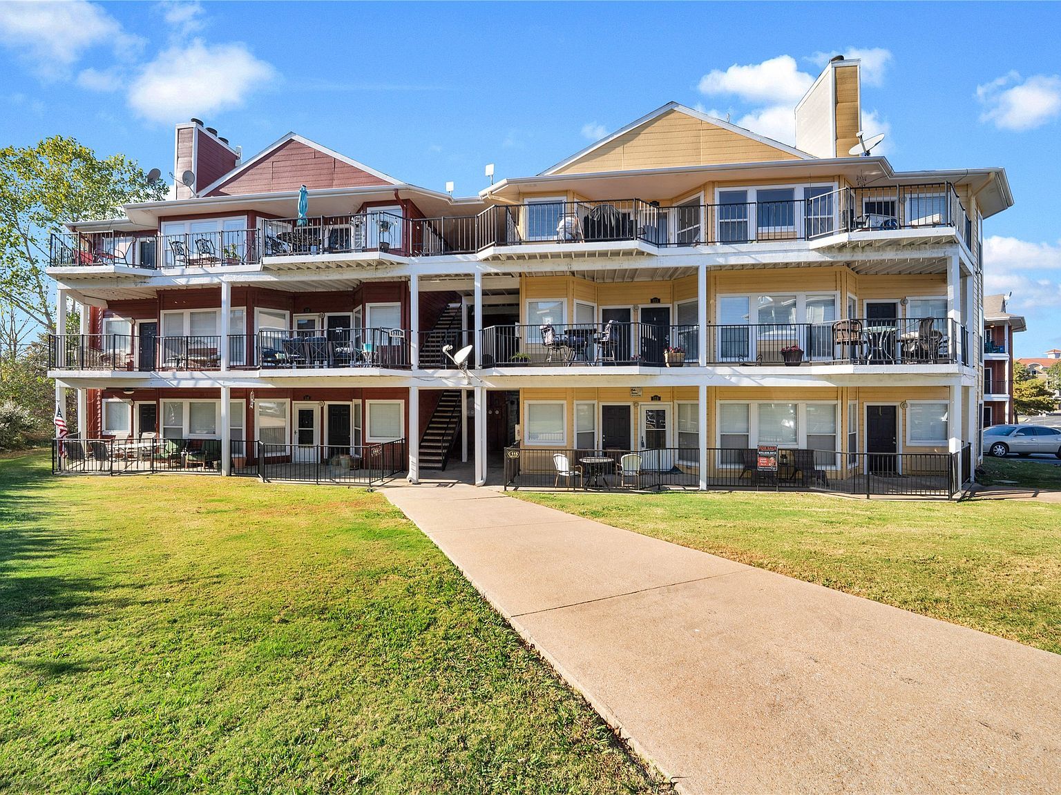 2164 Tanglewood Blvd BUILDING C-215 Pottsboro, TX 75076 - Thumbnail 2