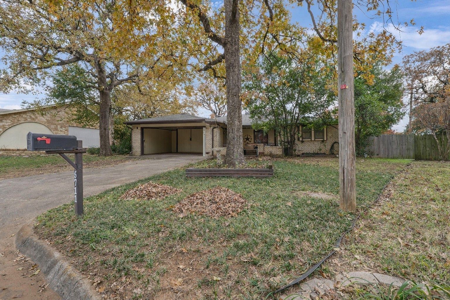 5711 Kingstree Ct Arlington, TX 76017 - Thumbnail 2