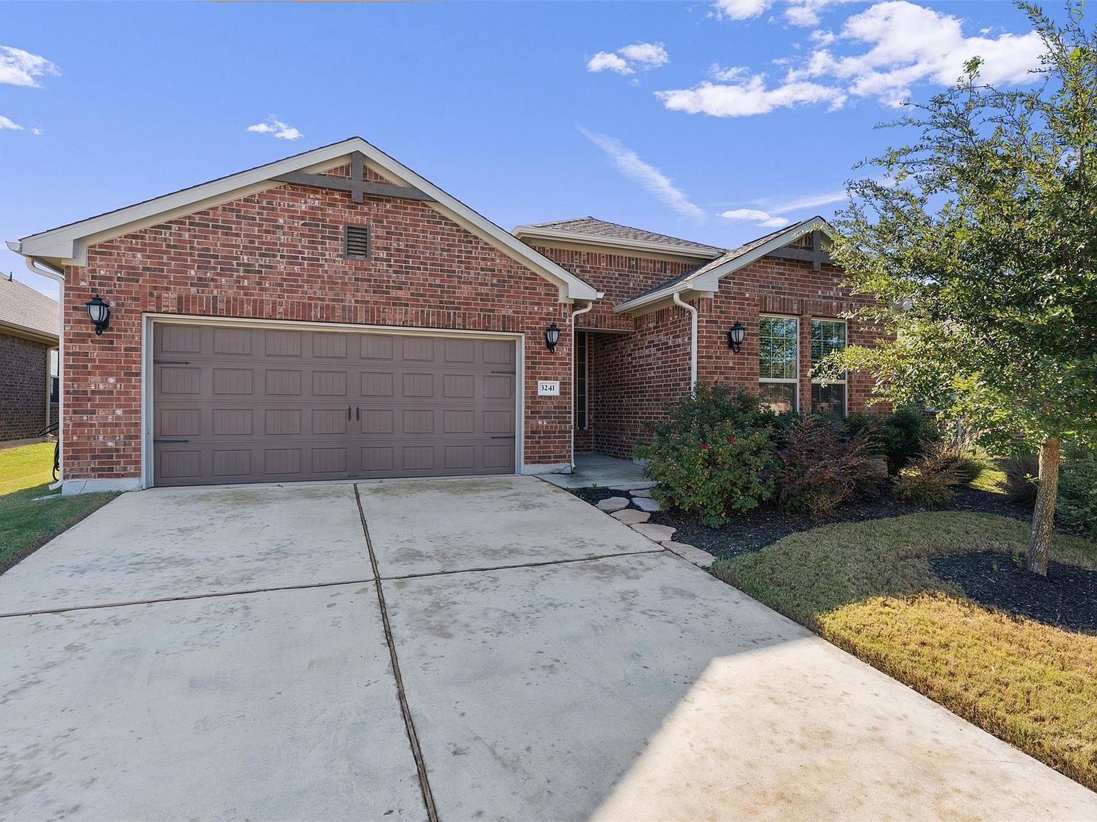 3241 Aurelia Ln Round Rock, TX 78665 - Thumbnail 2