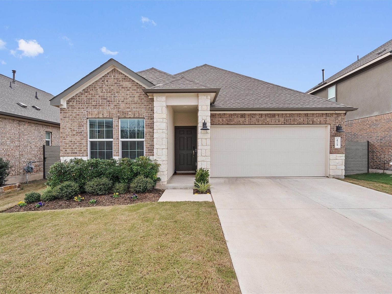424 Wolf Springs Rd Georgetown, TX 78628 - Thumbnail 2