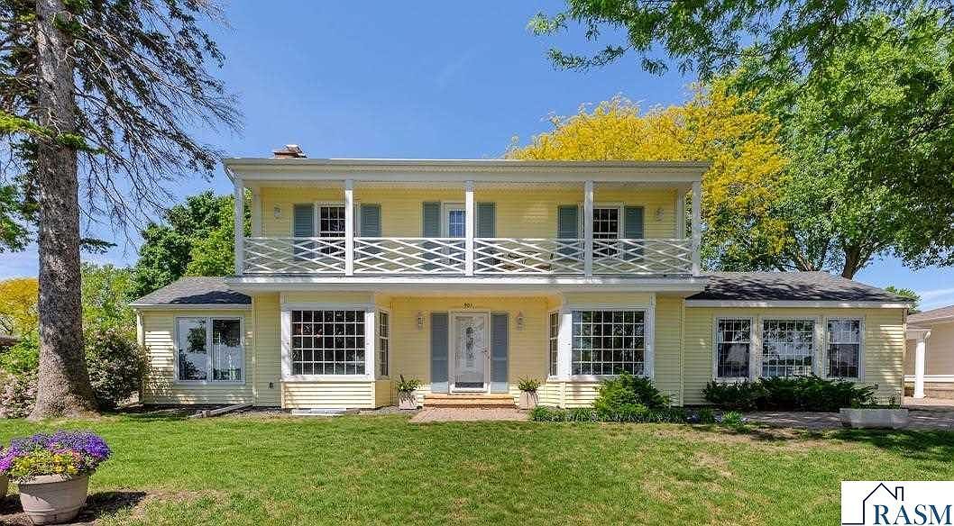 901 Clear Lake Dr Waseca, MN 56093 - Thumbnail 2