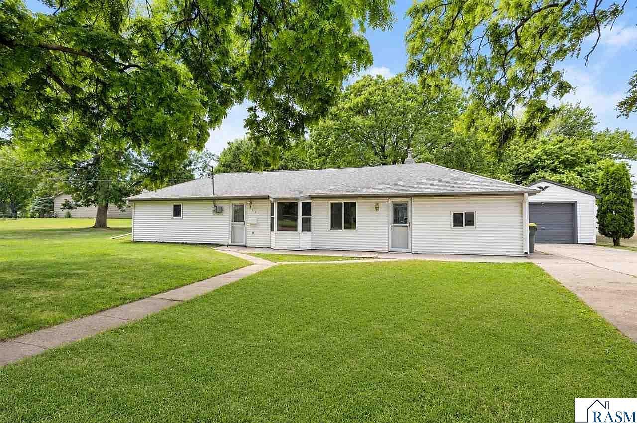 315 Buck Ave NE Madelia, MN 56062 | Single Family