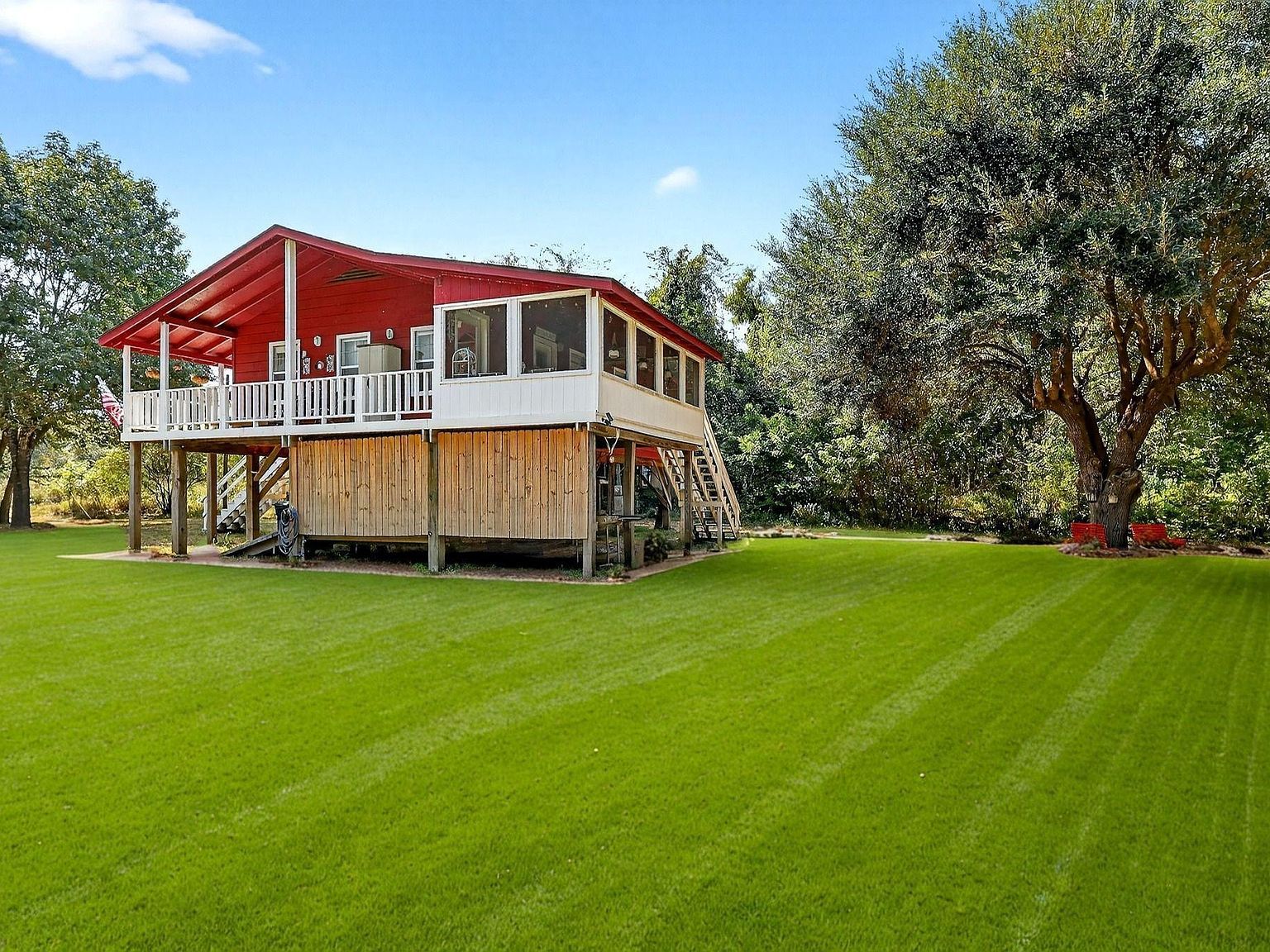 221 Fishermans Trl Huntsville, TX 77320 - Thumbnail 2